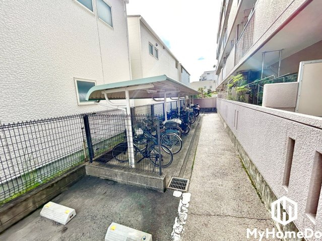 ユーハウス第6千代田の駐輪場