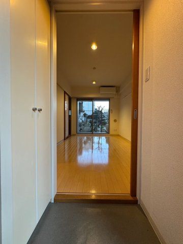 川崎市多摩区菅北浦１丁目の賃貸マンションの玄関
