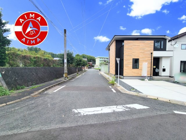 福岡市東区高美台3丁目第1-2棟（2号棟）の前面道路含む現地写真|前面道路です。