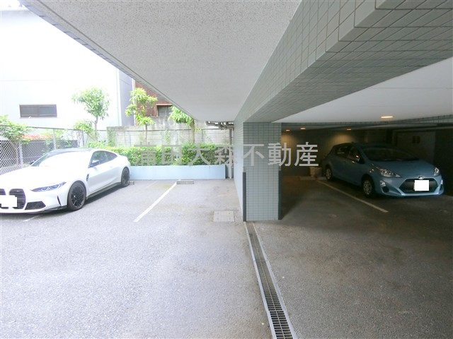 ルーブル池上Ⅱの駐車場|敷地内駐車場