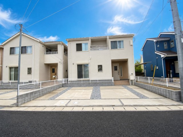 【外観】 | 野田市七光台 | シンプルながらも上質感のある外観デザインを採用。洗練されたフォルムと落ち着いた色合いが、住まい全体に上品な印象を与えます。季節や時間帯によって異なる表情を楽しめるのも魅力の一つ。