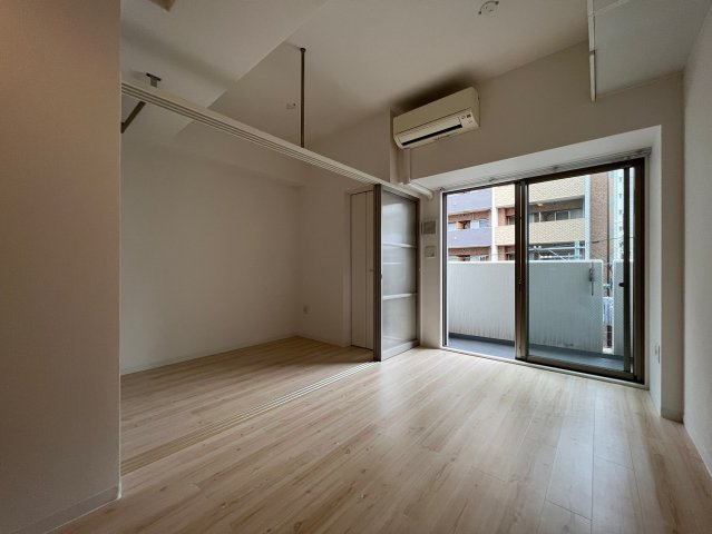 セレニテ上町台の洋室