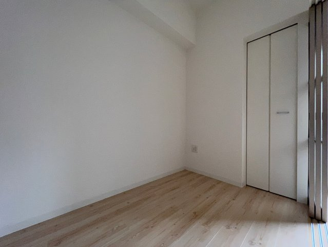 セレニテ上町台の洋室