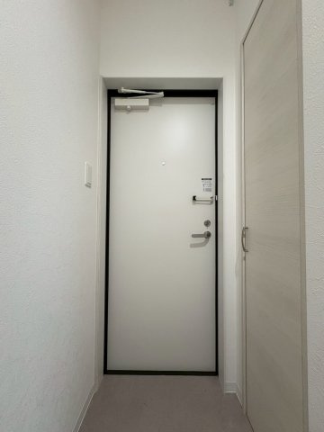 セレニティ衣摺の玄関
