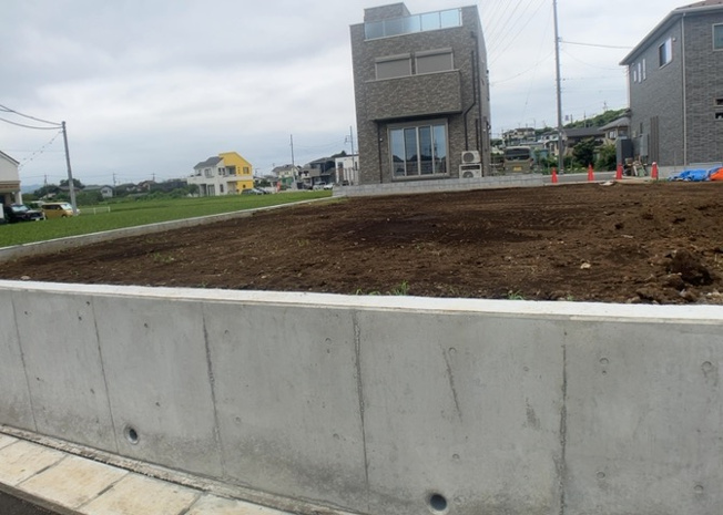 【外観】 | 物件の詳細については、現地を見てわかること以外に、役所や法務局などで調べないとわからないことがあります。そのため、現地に行く場合は、もしこの物件を買ったらどのような生活ができるかをイメージしましょう。