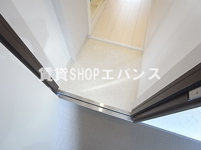 【玄関】 | リブリ・フォーチュン津田沼 | 収納もある玄関です