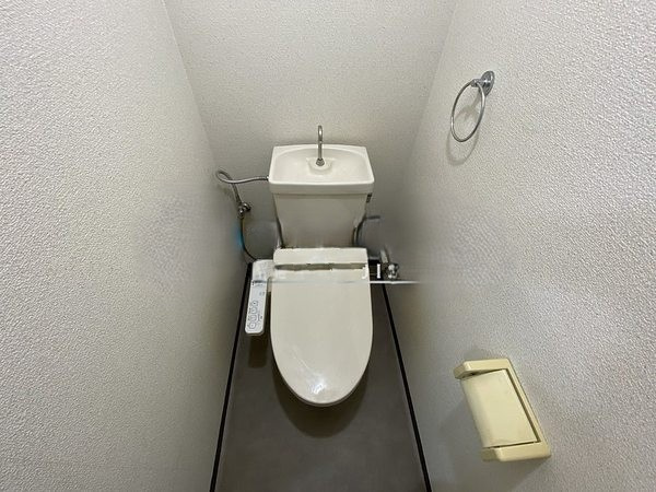 ハイランド松ヶ枝【キャッシュバック対象物件】のトイレ|シンプルで使いやすいトイレです