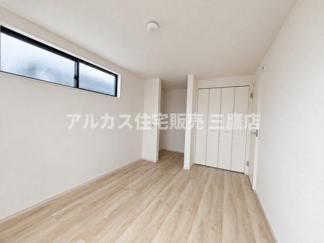 小平市学園東町3丁目　西武多摩湖線　一橋学園駅　新築戸建の洋室|ベッドやデスクなどの家具配置がしやすい、レイアウト効率の良い整形な部屋形状です。  