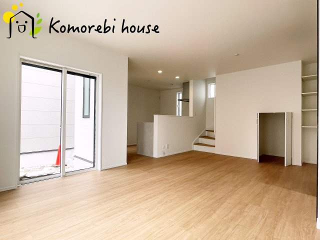プラザ034Ⅱ④2　新築一戸建て　02の居間・リビング|ゆったりとした居間です