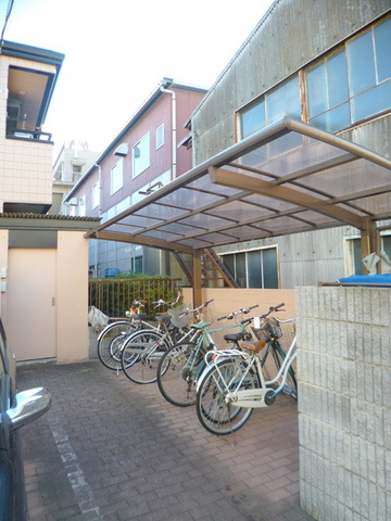 ラヴィ梶ヶ谷のその他共用部分|屋根付き駐輪場