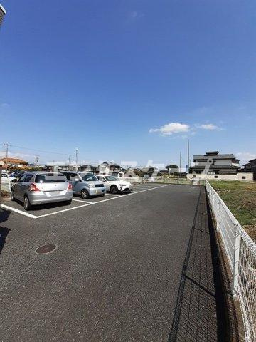 アルカンシェルの駐車場|高崎、前橋のお部屋探しはエンドスケープまで！お客様の理想お聞かせ下さい♪
