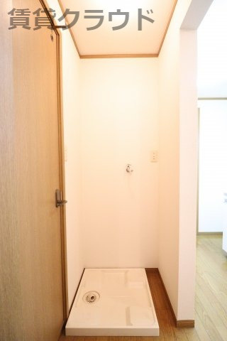メゾン　プランドールの洗面所|明るい洗面所です