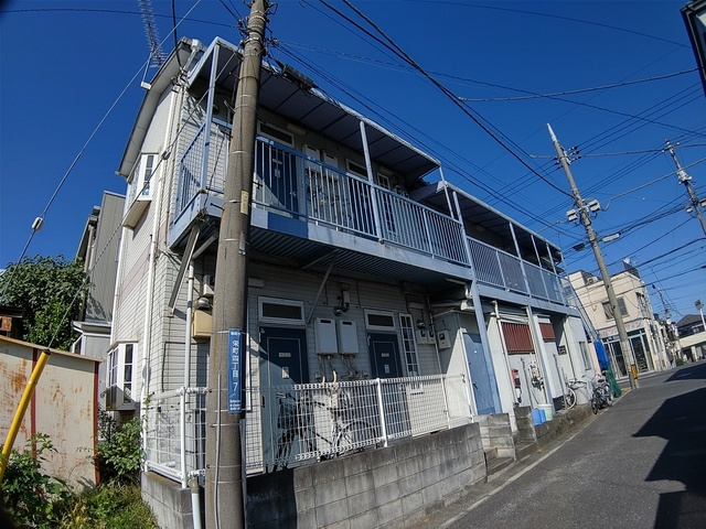 ファミニータチカワの外観