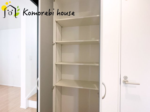 プラザ034Ⅱ④3　新築一戸建て　03の収納|小物を収納するのに便利です