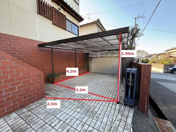 「収納充実の6K」高知市春野町平和　中古一戸建ての駐車場|カーポート付きの駐車場