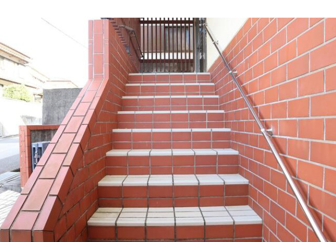 「収納充実の6K」高知市春野町平和　中古一戸建てのその他|玄関前の階段