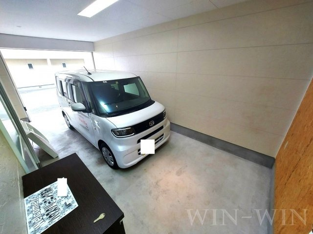 ガレージハウス瓜郷 B棟の駐車場