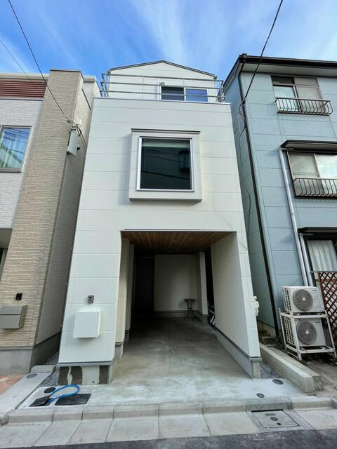 東新小岩3階建て一軒家の外観