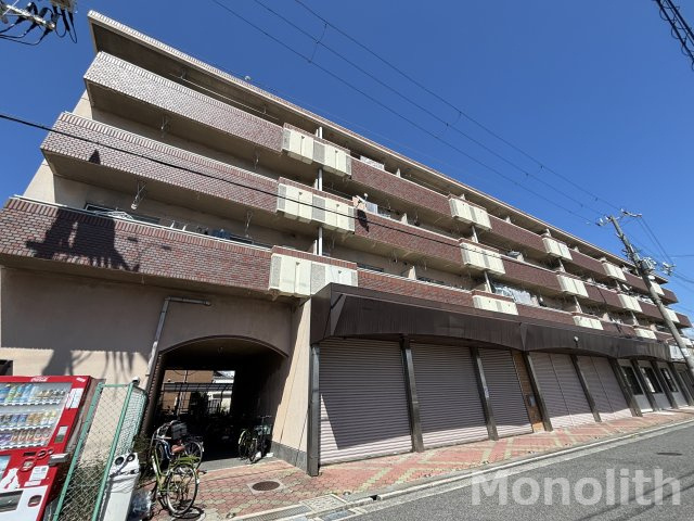 ロイヤルコーポ忠岡の外観