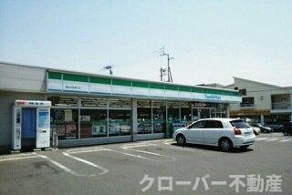 ラ・フォーレⅢの周辺|ファミリーマート高松中央通り店まで300m