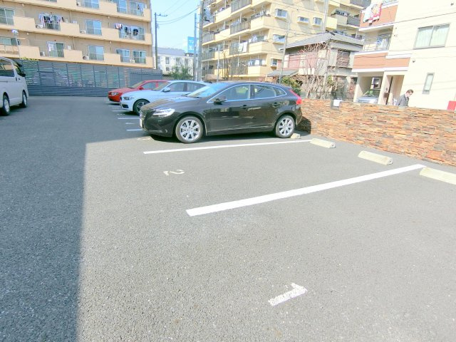 プレディアスタイル池上南WESTの駐車場
