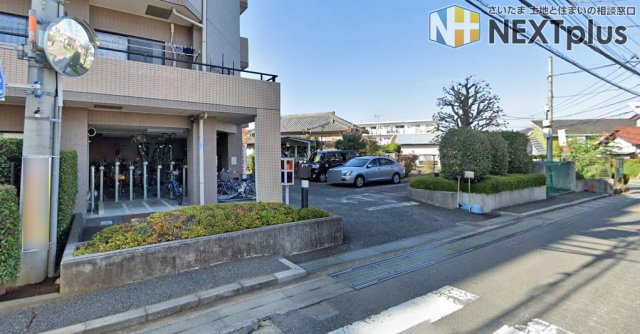 マノー大宮の駐車場|※空き状況は当社まで都度ご確認くださいませ■『物件を今日見てみたい』など、当日のご案内も可能です。 どうぞお気軽にお電話下さい。近隣・同条件などの物件もまとめてご紹介も可能です。