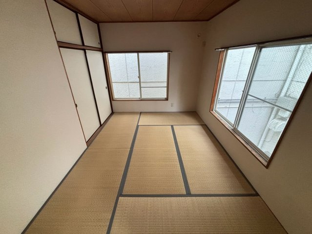 めぐみ屋ビルの和室