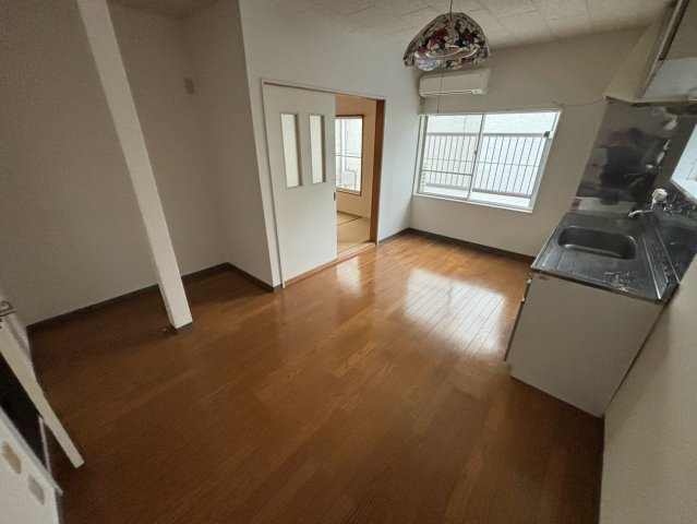 めぐみ屋ビルの居間・リビング