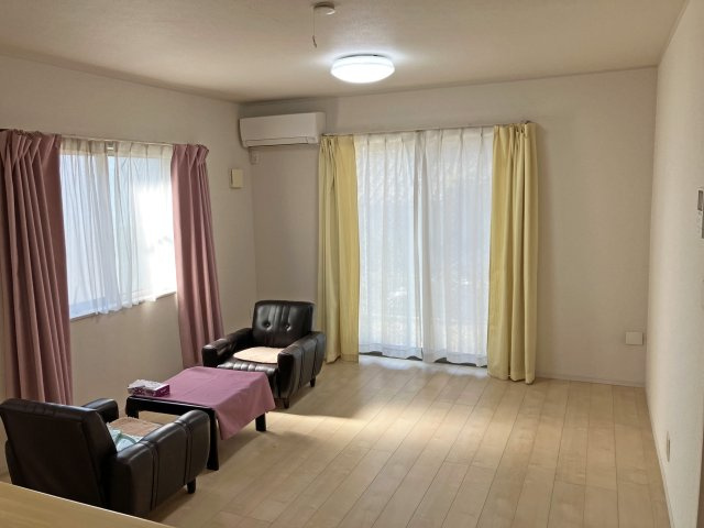 【居間・リビング】 | 桑名市新屋敷 | ＬＤＫ