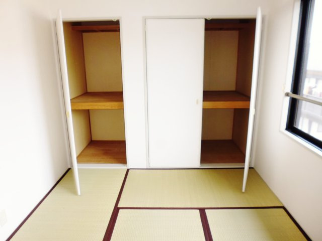 グリーンヒル朝霧Ⅱの和室
