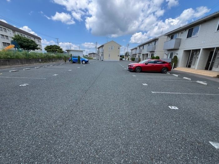 ヴェルチュ　Ｂの駐車場