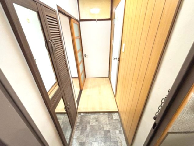 柳橋東和マンションＢの玄関