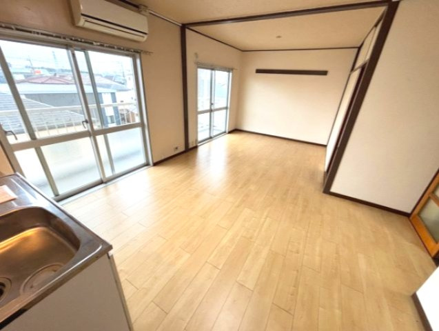 柳橋東和マンションＢの居間・リビング