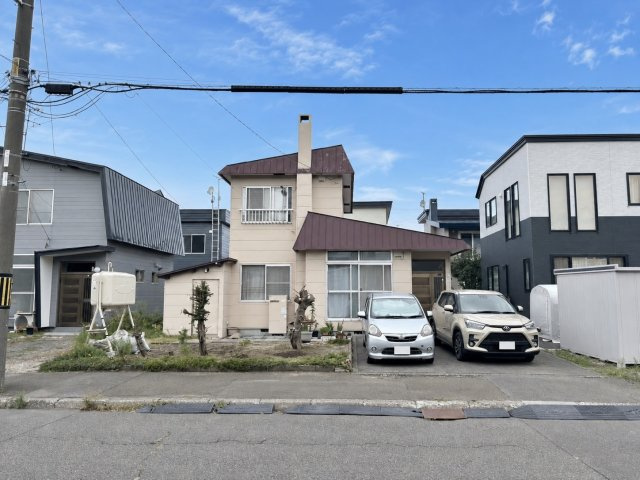 前田10条19丁目　土地の外観|南向き・前面幅員12ｍの整形地。解体し更地でのお渡しとなります