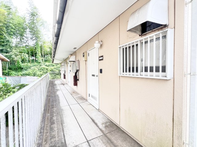 クレールハイツヤマニシのエントランス|建物の内部です