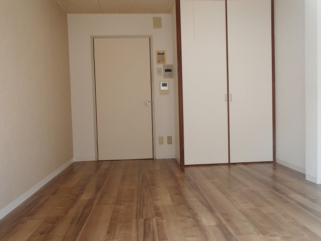 【居間・リビング】 | ベルハイム長瀬駅前 | ゆったりとした居間です
