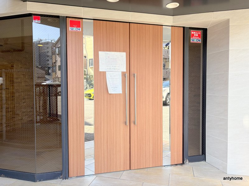 ティーオーコート野里　仲介手数料無料のエントランス