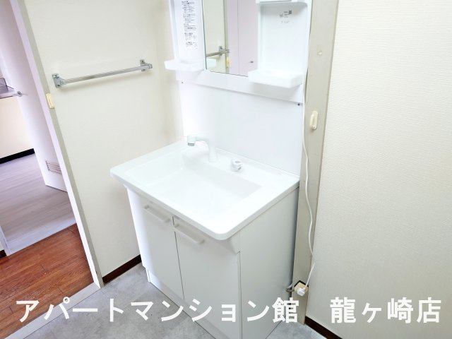 竜ヶ崎ハイツBの独立洗面台