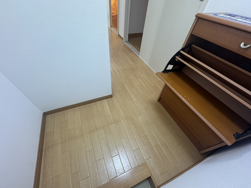 波多野ハイツの玄関