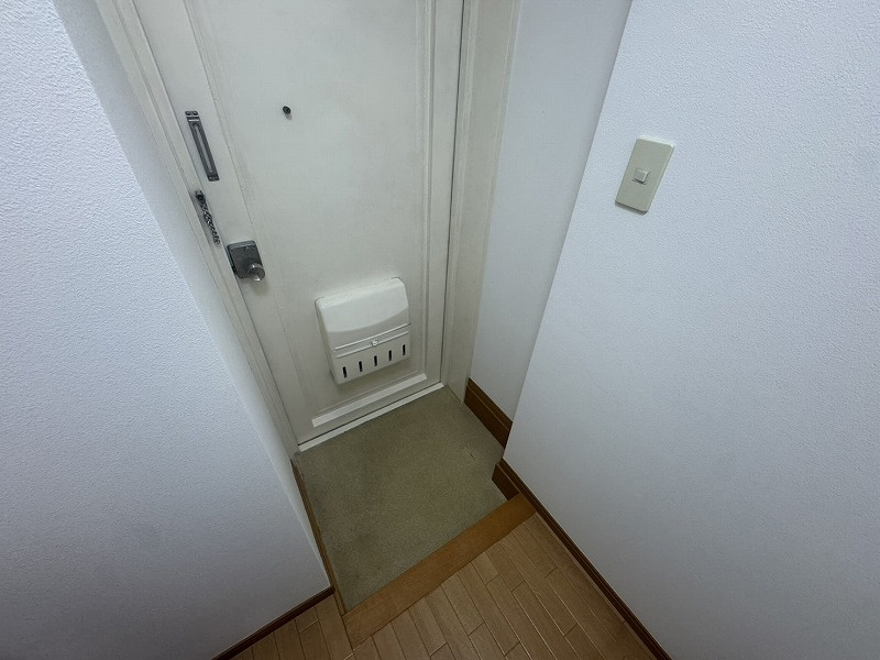 波多野ハイツの玄関