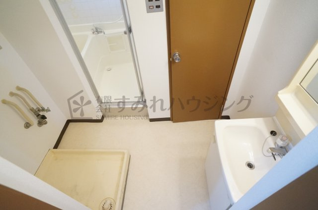 金岡マンションの洗面所|参考、同建物・反転間取りの号室