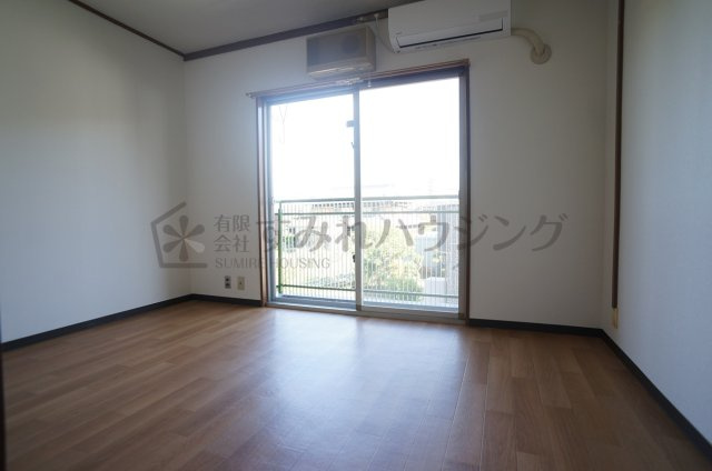 金岡マンションの洋室|参考、同建物・反転間取りの号室
