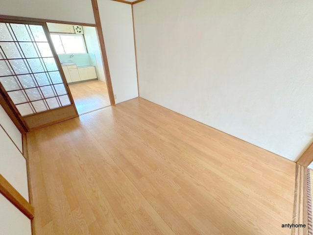 バーディハイツ　仲介手数料無料の居間・リビング
