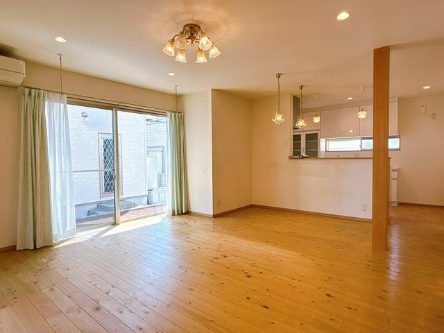 富士市森島の中古一戸建|リビング別角度