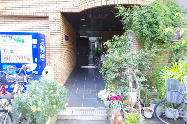 橋本ビル　仲介手数料無料のエントランス