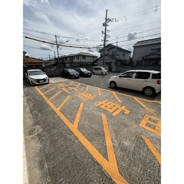 プラネット藤井寺の駐車場