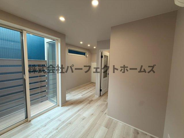 須山町戸建　賃貸の居間・リビング|おしゃれなリビングです
