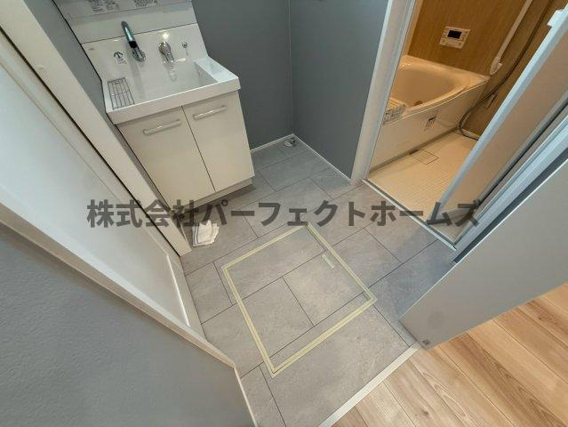 須山町戸建　賃貸の洗面所|スペースが確保できる洗面所です