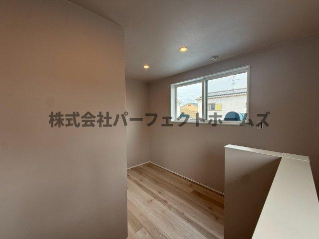 須山町戸建　賃貸の内装|明るい室内です