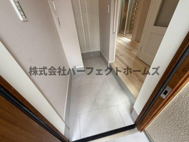 須山町戸建　賃貸の玄関|シンプルで使いやすい玄関です